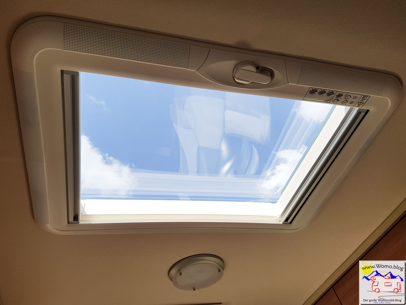 Dometic Heki 1 - Dachfenster für Wohnmobile
