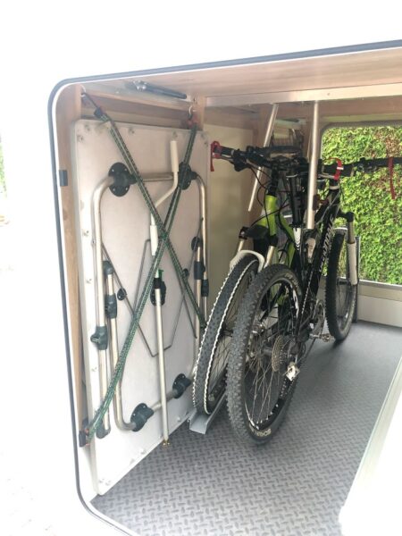 Schreibe einen Kommentar Antworten abbrechen