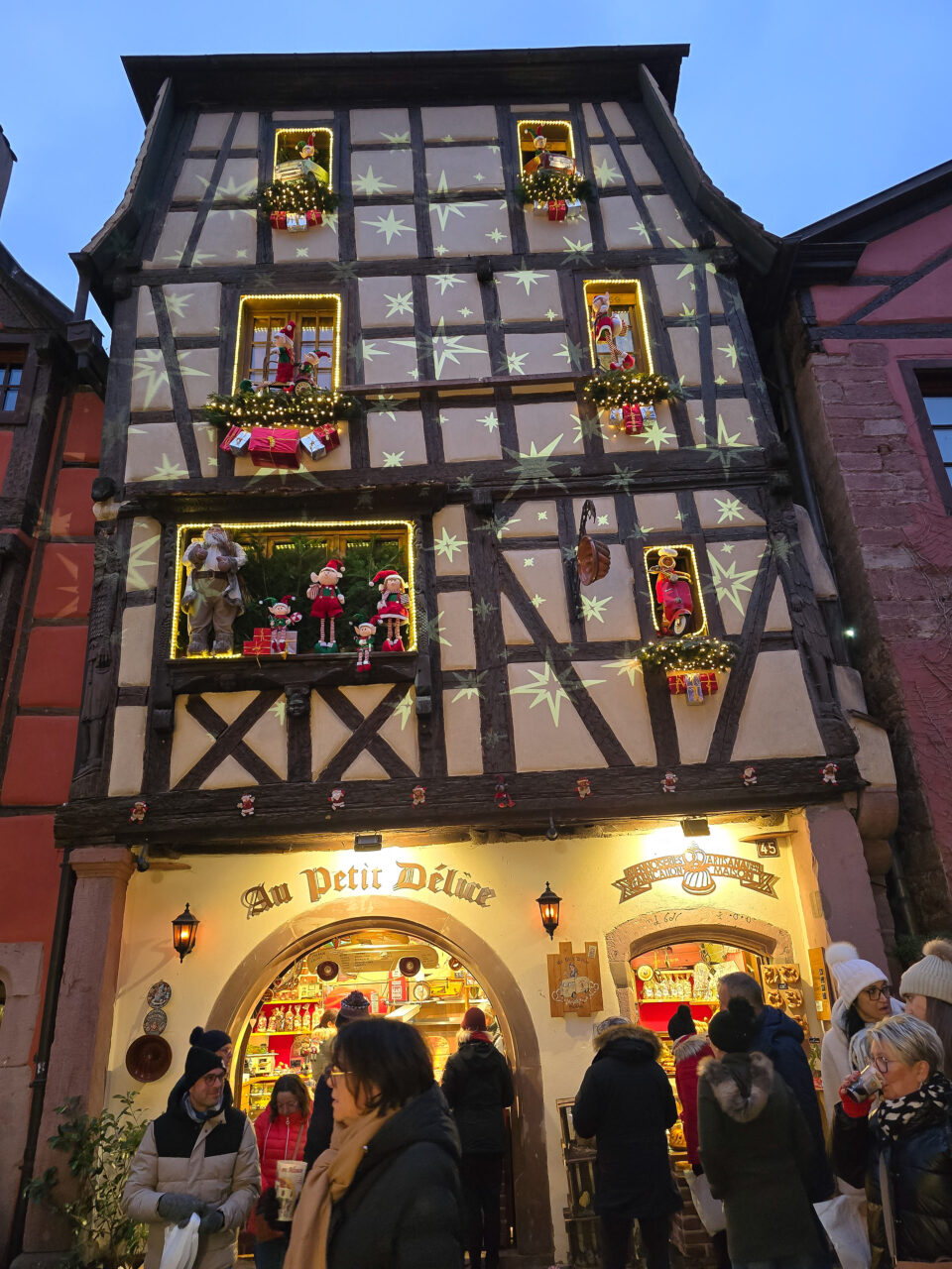 2024-12-09_16-47-28_Riquewihir - Tour de Weihnachtsmarkt _20241209_164728-3840