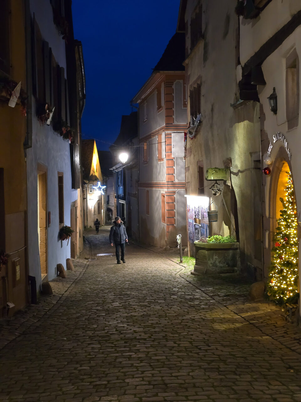 2024-12-09_17-14-30_Riquewihir - Tour de Weihnachtsmarkt _20241209_171430-3840