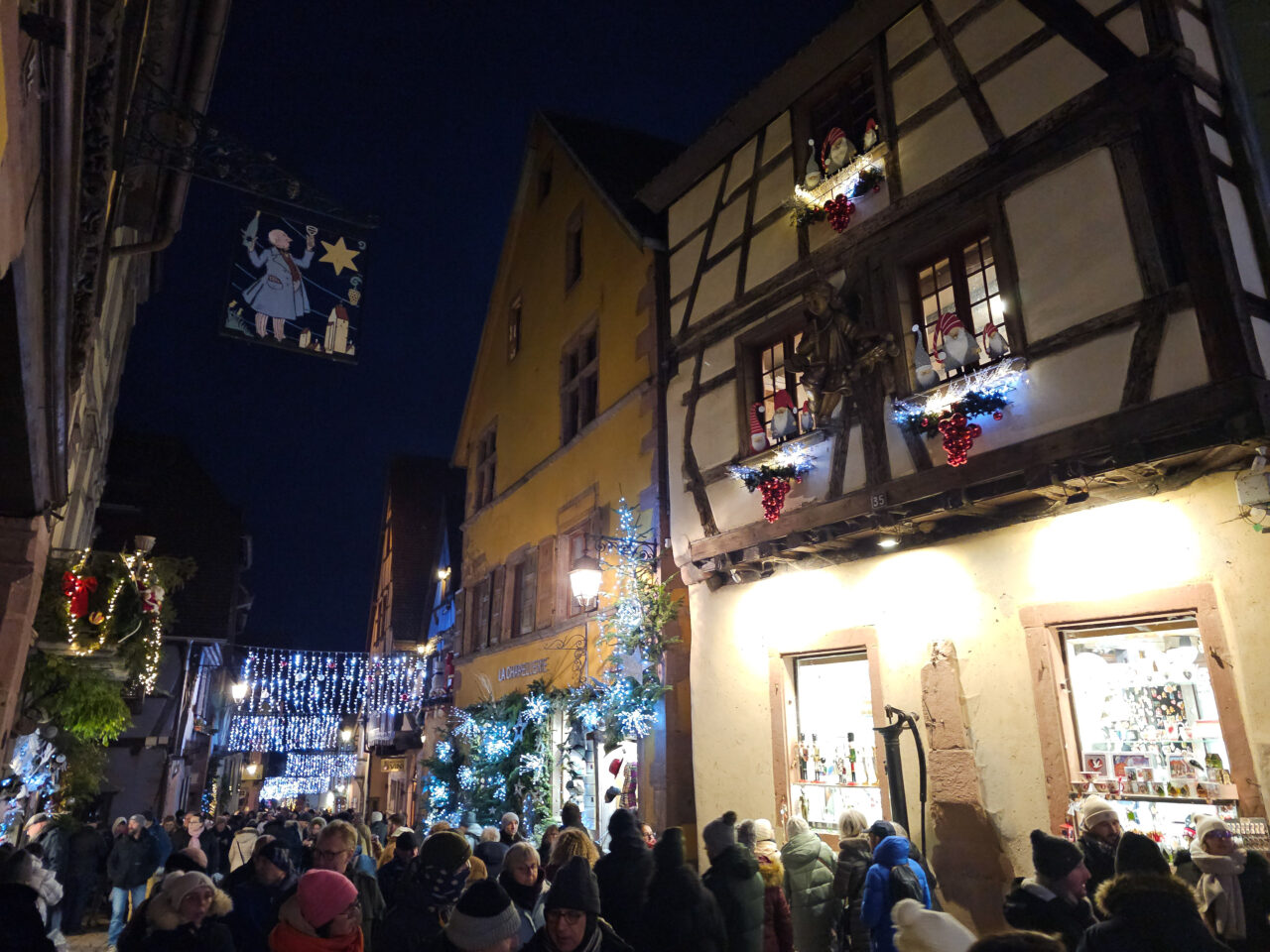 2024-12-09_17-24-02_Riquewihir - Tour de Weihnachtsmarkt _20241209_172402-3840