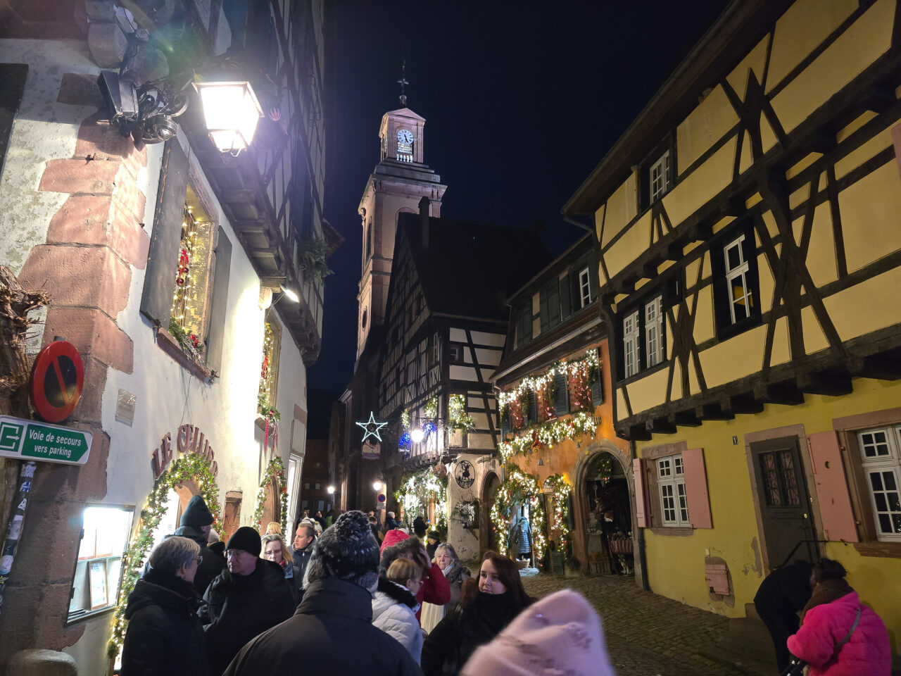 2024-12-09_17-28-26_Riquewihir - Tour de Weihnachtsmarkt _20241209_172826-3840