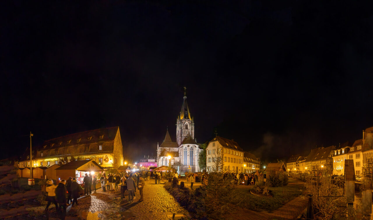 2024-12-14_17-50-40_Weißenburg - Tour de Weihnachtsmarkt _0414-Verbessert-RR-Pano-2-RR V2-3840