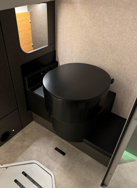 PerfectVan-PM-0225-TTT-bank-schwarz_1