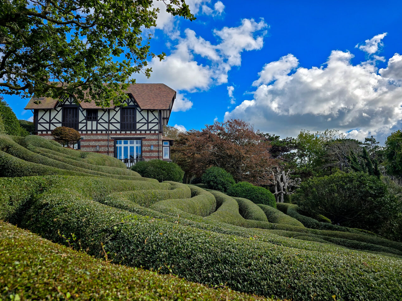 Heckenlabyrinth in den Jardins d'Étretat