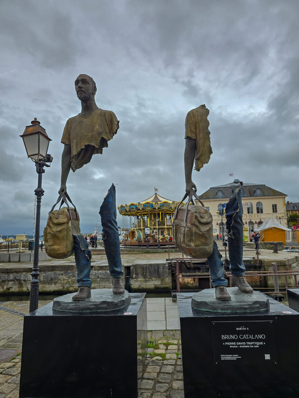 Bronzefiguren in Honfleur